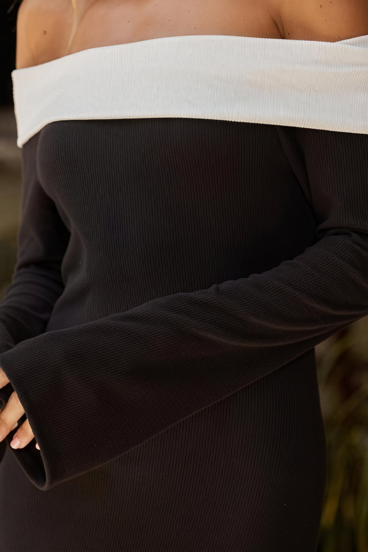 Women's Black & White Off-Shoulder Color-Block Floor-Length Evening Gown with Flared Sleeves-81010-99a50f19-2515-4529-86a1-80cdf77f3886