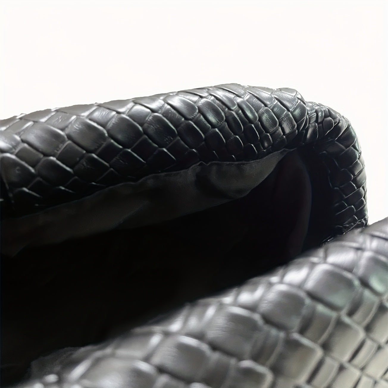 Women's Woven Cloud Clutch Handbag – Voluminous Burgundy Black-55376-56630473032003