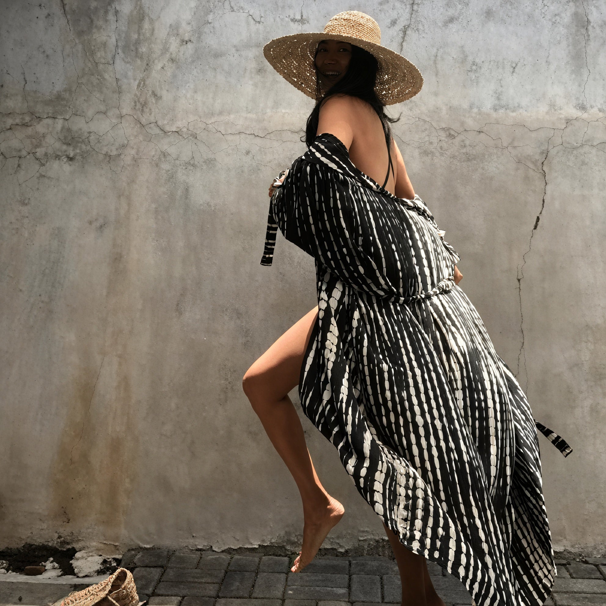 Women's Green Kimono Maxi Dress – Abstract Pattern, Wide Sleeves, Cotton Blend-65295-e90891a5-2798-4cfa-ab29-8793af6c475d
