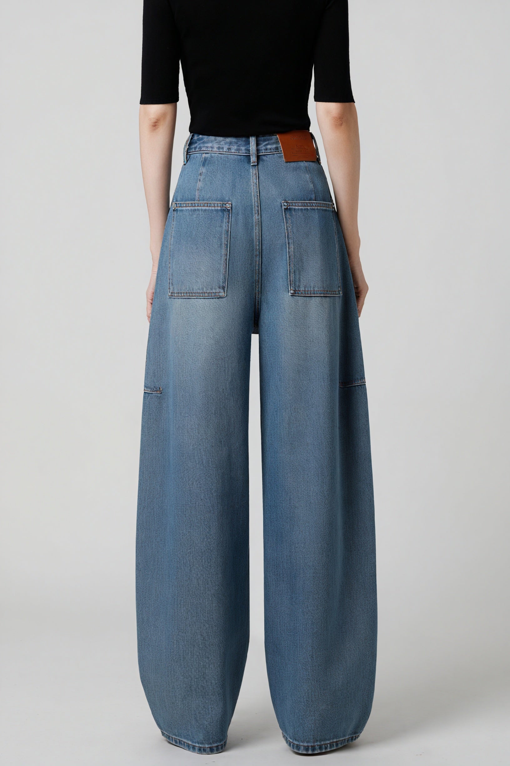 Women's Wide-Leg Jeans – High-Waisted Light Blue Denim with Vertical Seam Detail-79664-4ce574cc-f471-467a-8842-244ee5c2263d