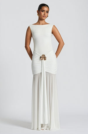 Women's White Chiffon Gown – Boat Neck, Sheer Skirt Overlay, Sleeveless, Elegant-83139-92d4a0b7-1b3a-41c3-a4a6-bcf238c6ec51