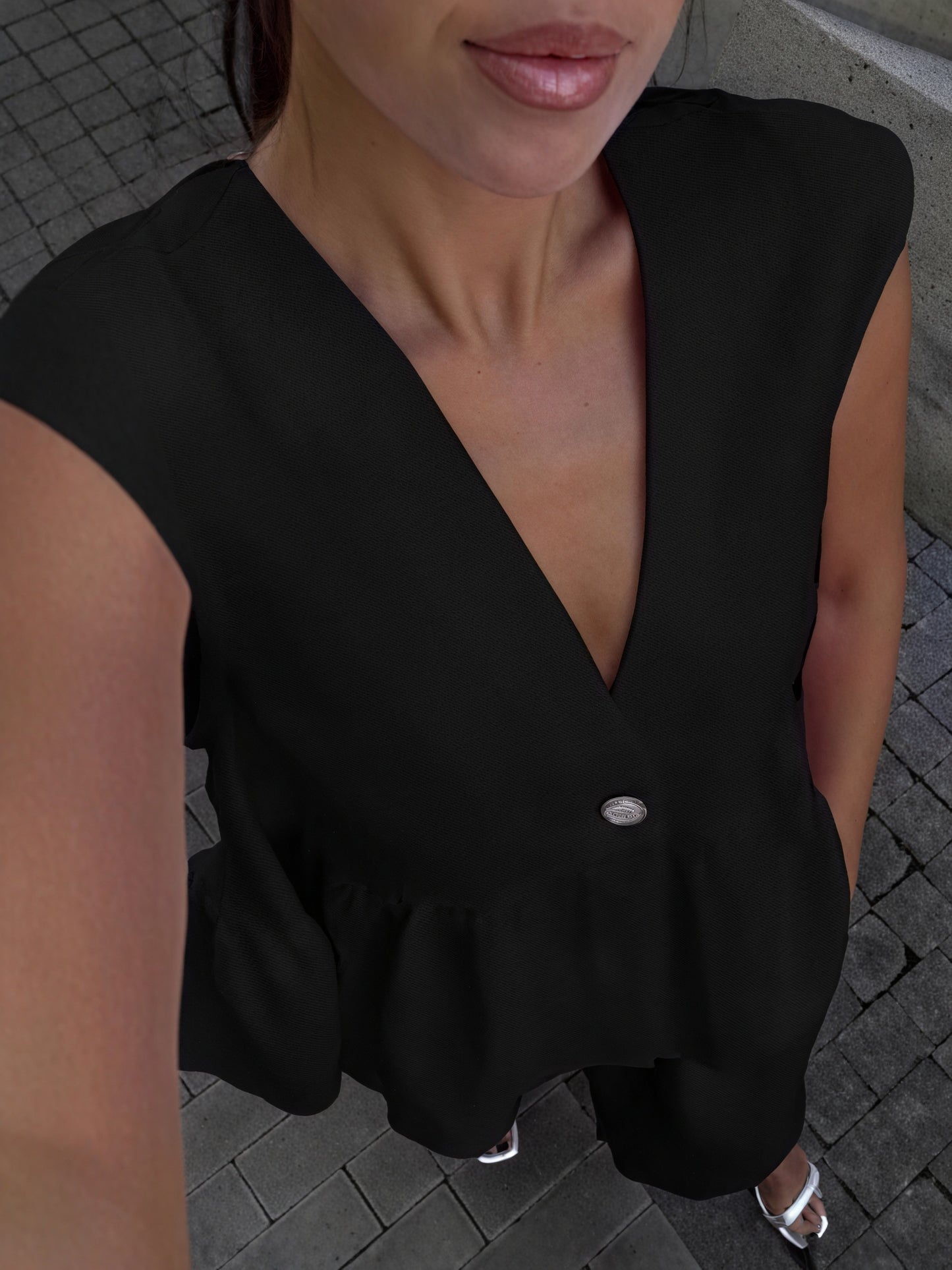 Women's Linen Two-Piece Outfit – Sleeveless V-Neck Top, Wide-Leg Pants-83272-792593cb-1e53-49a2-b823-f7e44b6c1b49