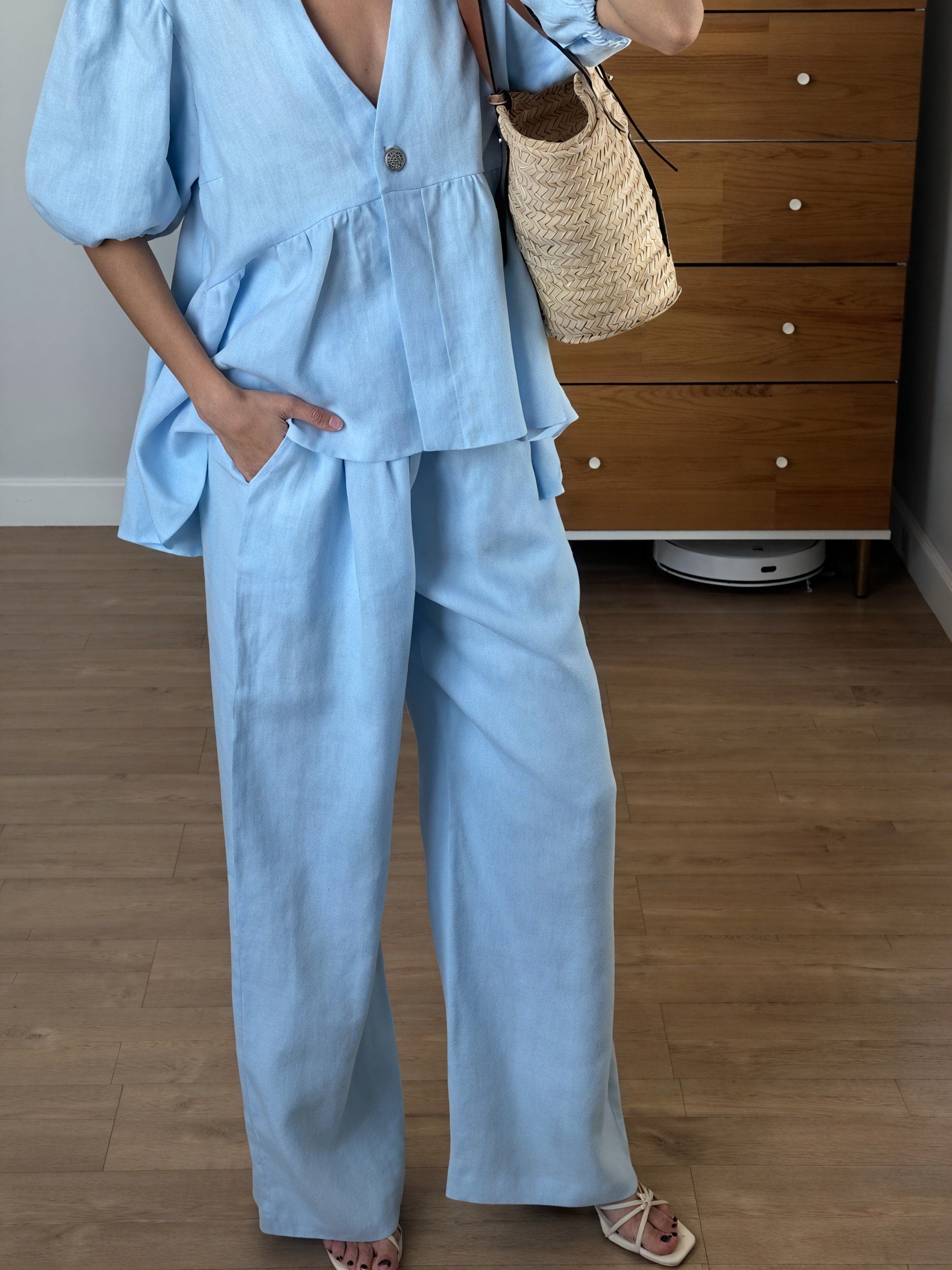 Women's Linen Two-Piece Set – V-Neck Puff Sleeve Top, Wide-Leg Pants-83274-554f8dfe-babb-4d72-a6ab-1ab05533a1fb