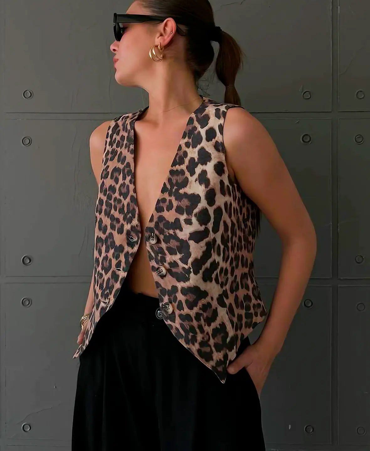 Women's Brown Leopard Print Sleeveless V-Neck Button-Front Vest-78412-bb17ece0-54ef-4f2c-b1eb-cc278efd4f04