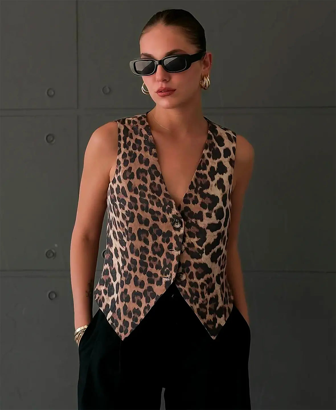 Women's Brown Leopard Print Sleeveless V-Neck Button-Front Vest-78412-c19481b6-b223-4029-a9a9-195d7a6c67cc